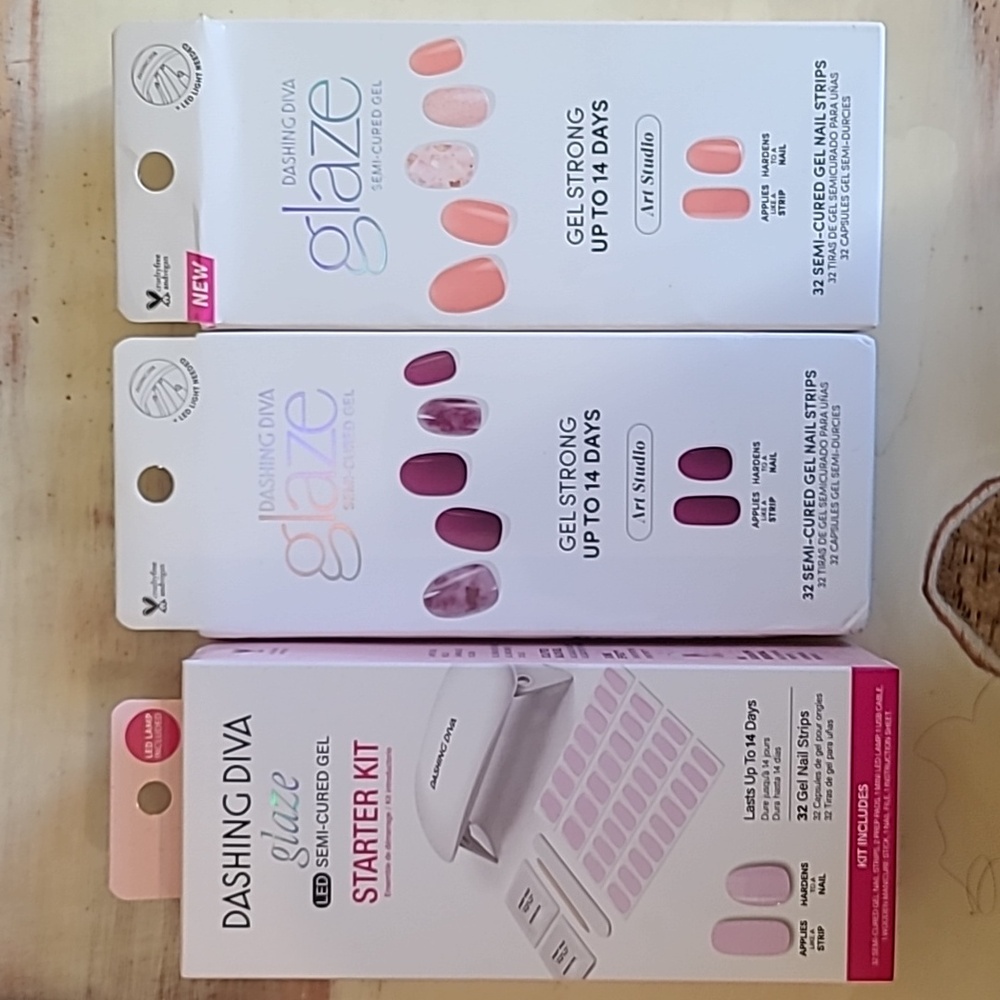 Dashing Diva Mini LED Gel Nail Lamp Starter Kit + 2 Packs Gel Nail Strips